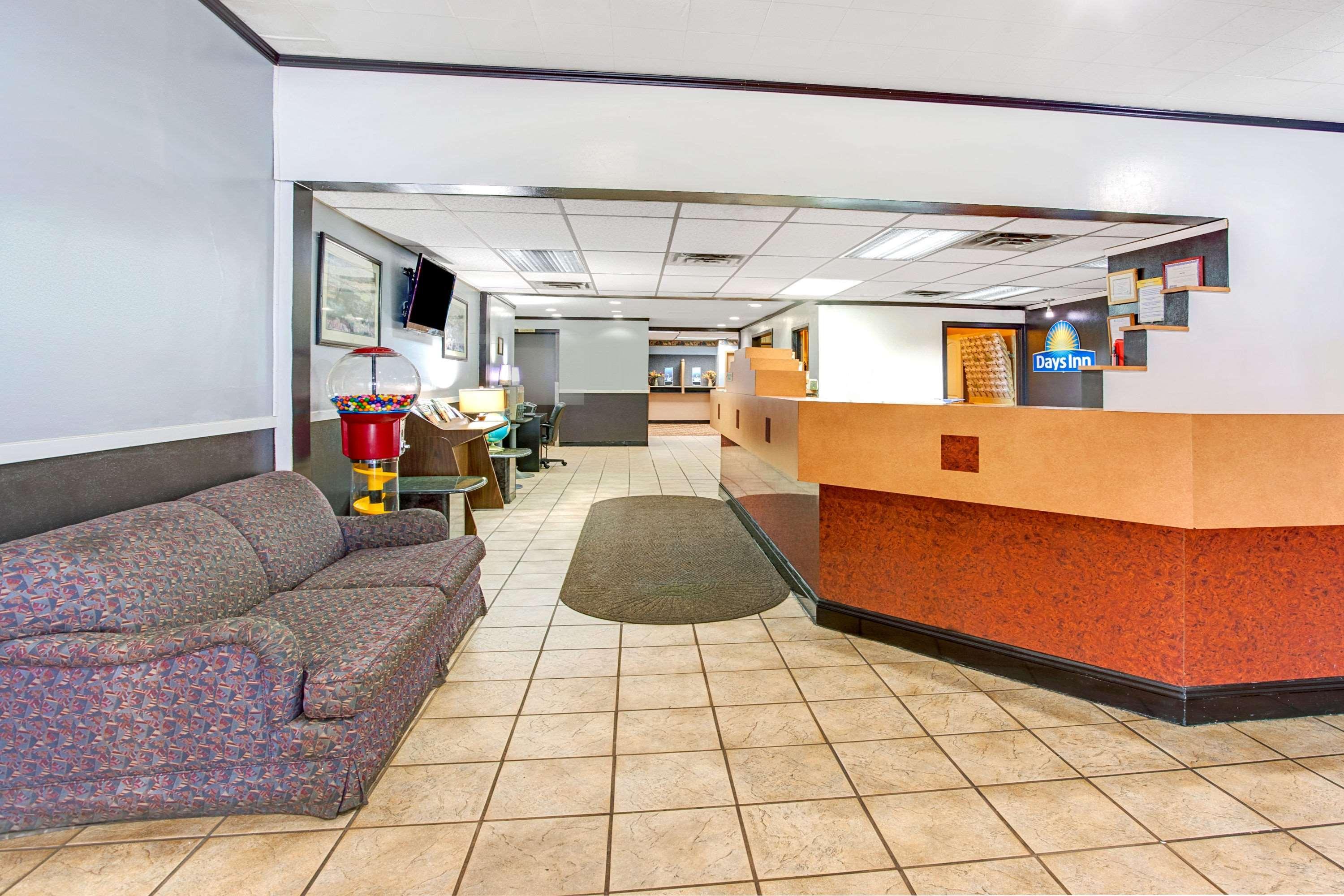 Days Inn By Wyndham Livonia Canton Detroit Esterno foto