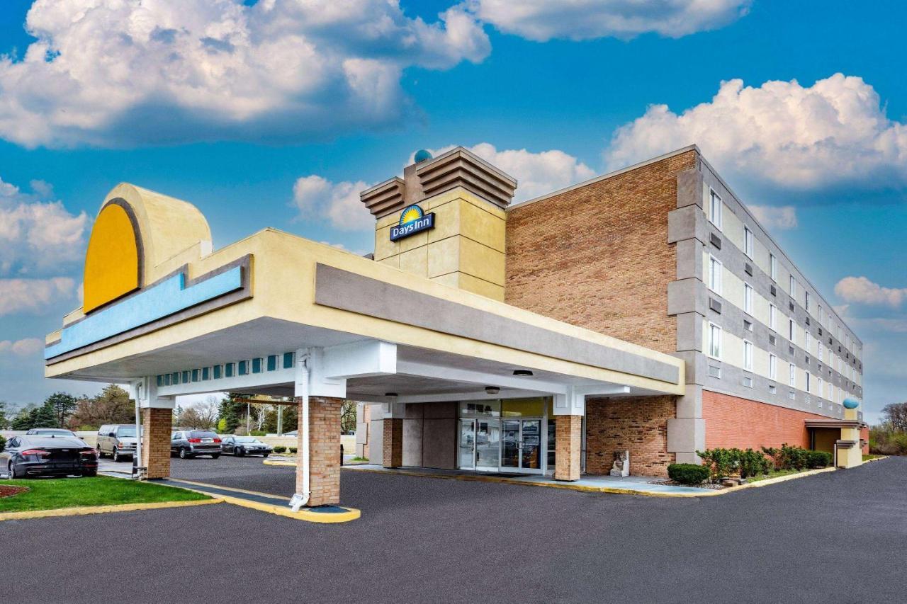 Days Inn By Wyndham Livonia Canton Detroit Esterno foto