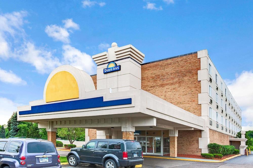 Days Inn By Wyndham Livonia Canton Detroit Esterno foto